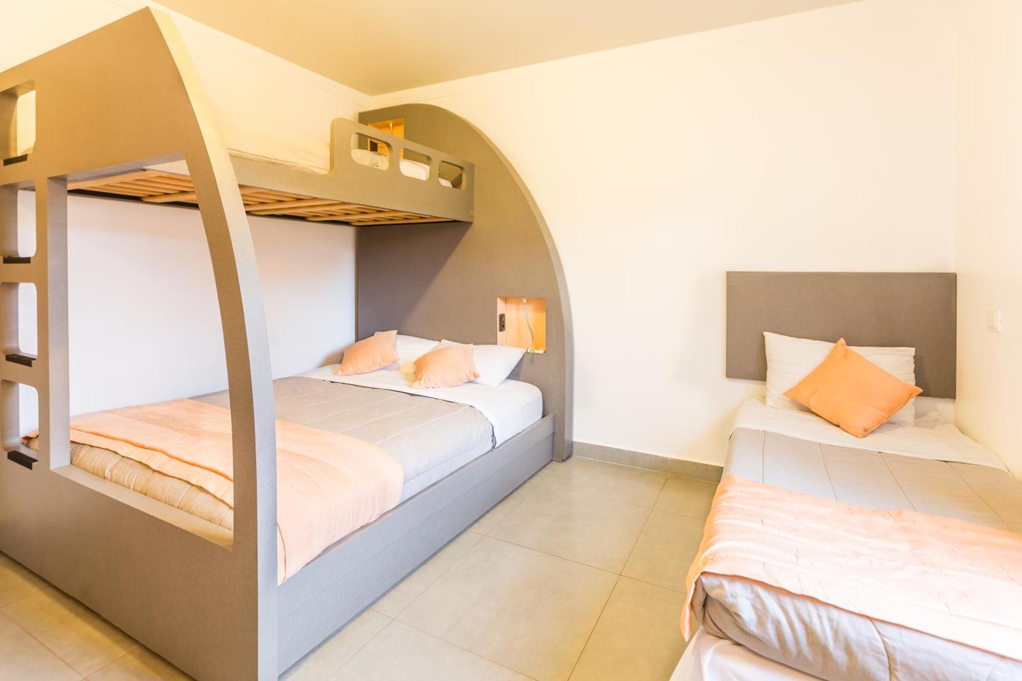 Quintuple Room with Private Bathroom