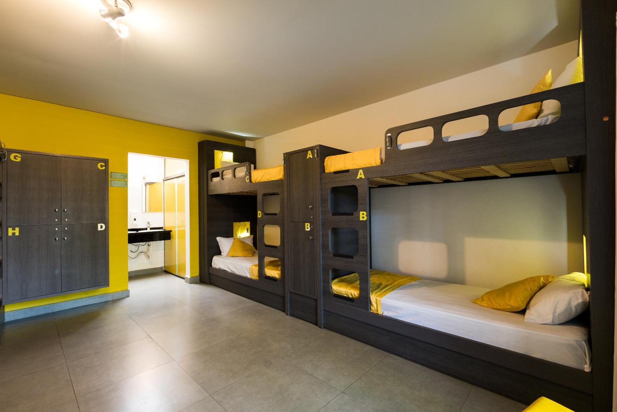 Bed 8-Bed Mixed Dormitory Room